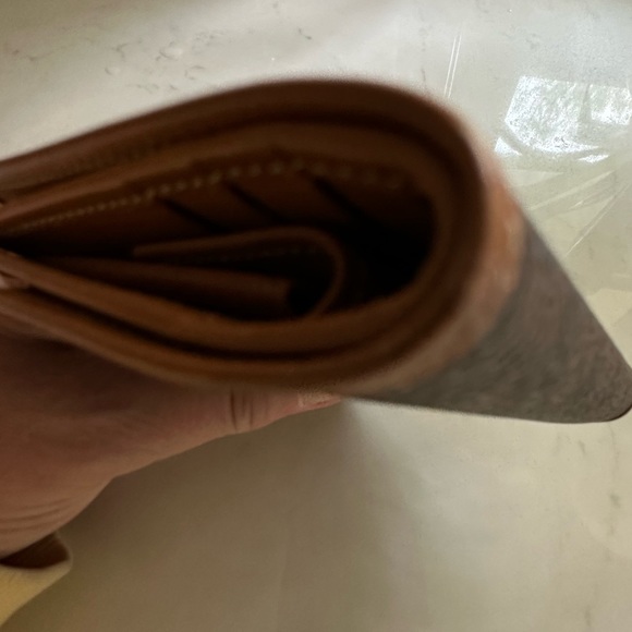 Celine Macadam Bi-Fold Wallet With Snappy Change Pocket Unisex - Picture 11 of 14